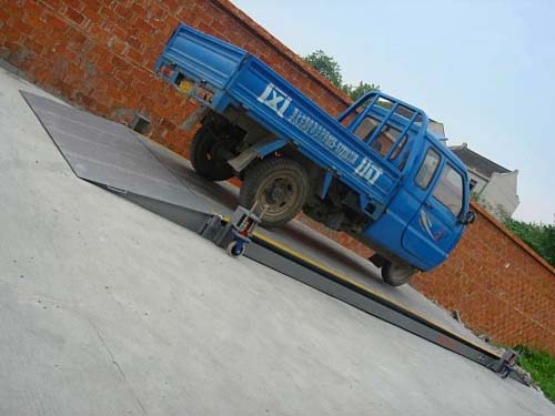 帶輪子電子汽車衡 移動式汽（qì）車衡生產廠家